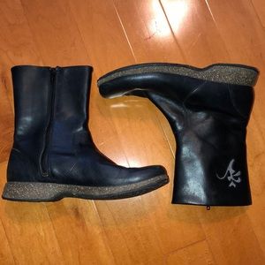 EUC Women’s Teva Boots!
